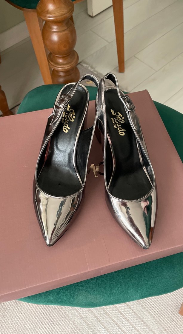 Gri Metalik Tokalı Topuklu Kadın Ayakkabı - Görsel 2