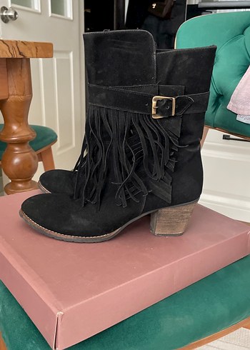 Siyah Süet Püsküllü Kadın Bot - Görsel 2