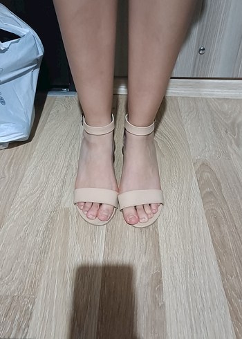 Nude Blok Topuk Sandalet  38 Numara  Sadece 1 Kez Giyildi - Görsel 2