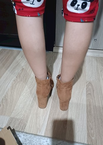 39 Numara Süet Topuklu Bot  Sıfır, Hiç Giyilmedi - Görsel 4