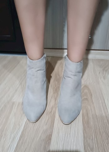 39 Numara Bambi Gri Süet Topuklu Bot  Sadece 1 Kez Giyildi - Görsel 3