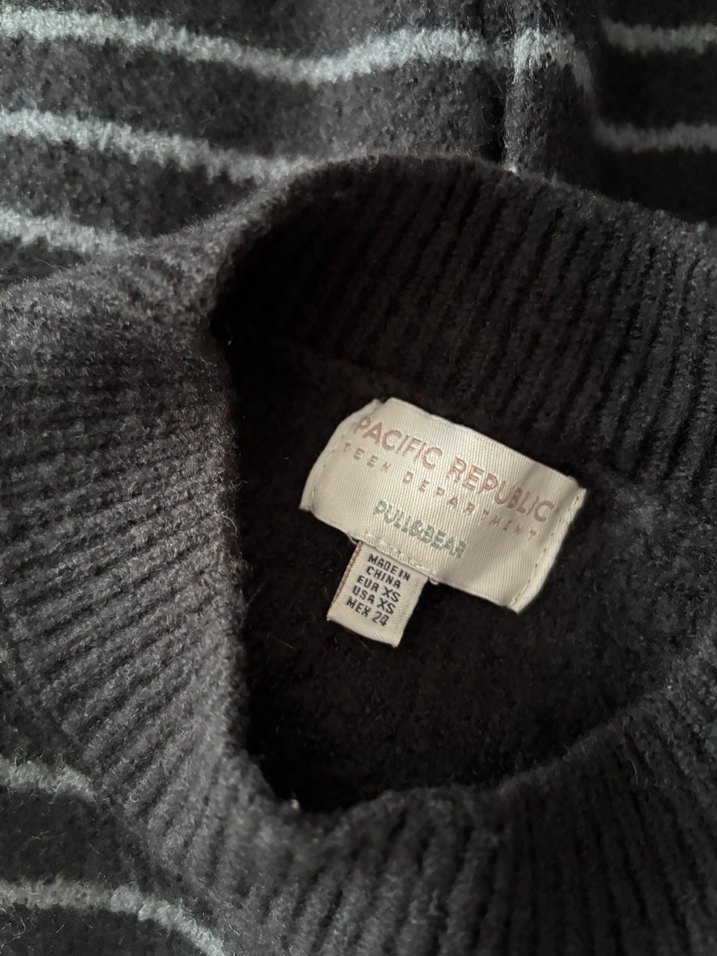 Çizgili Gri Yüksek Yakalı Triko Kazak - Görsel 4