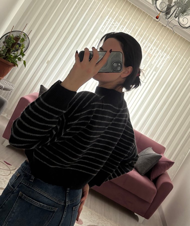 Çizgili Gri Yüksek Yakalı Triko Kazak - Görsel 3