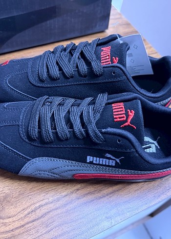 Puma Siyah Kırmızı Unisex Spor Ayakkabı - Görsel 2