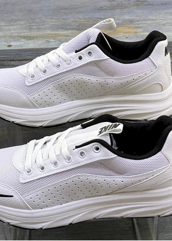 Nike Beyaz Bağcıklı Spor Ayakkabı - Görsel 2