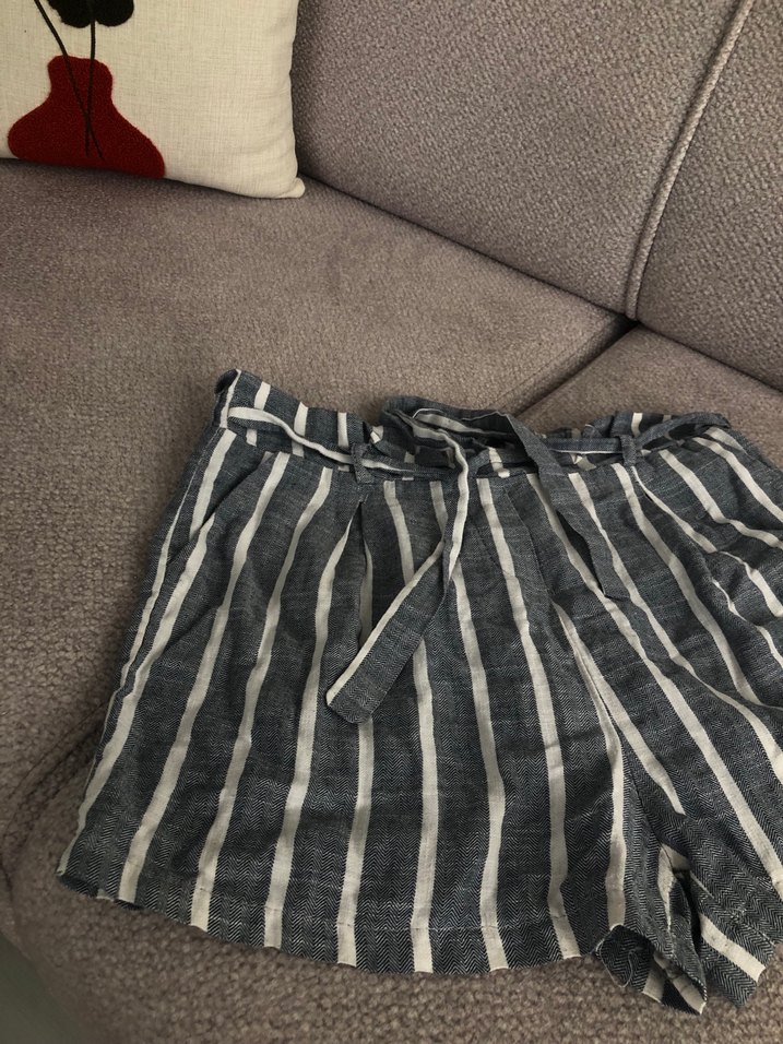 Gri Çizgili Bol Kesim Keten Hamile Şortu - Görsel 3