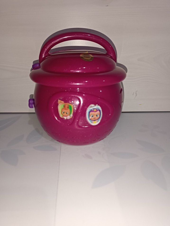 cry babies ve evi - Görsel 3