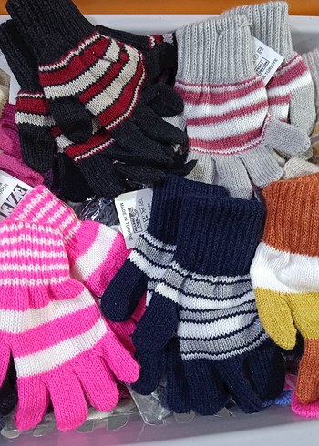 Çok Renkli Örgü Eldivenleri - Görsel 2