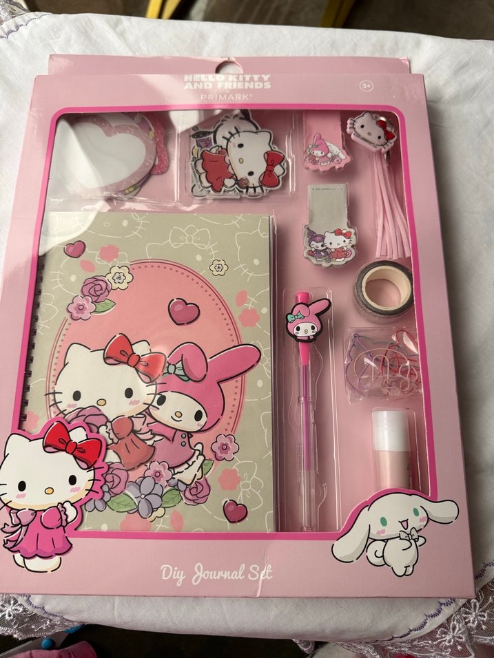 Hello Kitty & Friends Kırtasiye Seti - Görsel 2