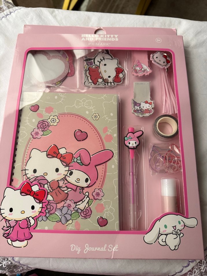 Hello Kitty & Friends Kırtasiye Seti - Görsel 3