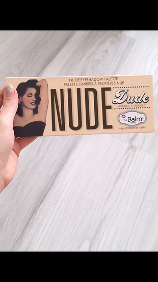 The Balm The balm nude dude far paleti