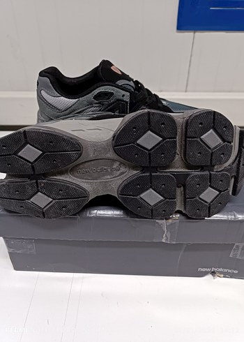 New Balance 9060 Gri Kadın Spor Ayakkabı - Görsel 2