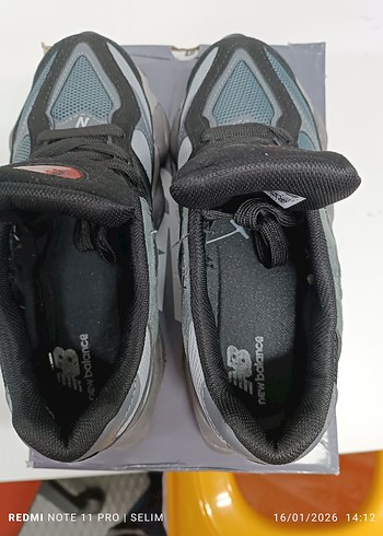 New Balance 9060 Gri Kadın Spor Ayakkabı - Görsel 7