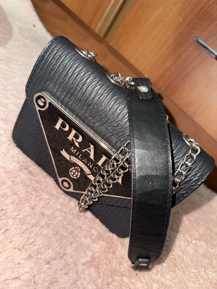 Prada Zincir Detaylı Siyah Deri Kadın Çanta - Görsel 3