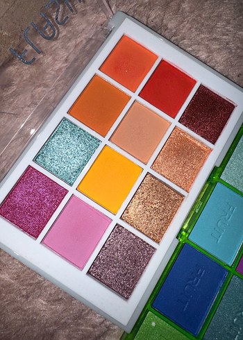 2 Canlı Renkli Far Paleti + 2 ruj hediye - Görsel 5