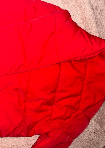 Kırmızı Kapüşonlu Kadın Kış Montu - Görsel 3
