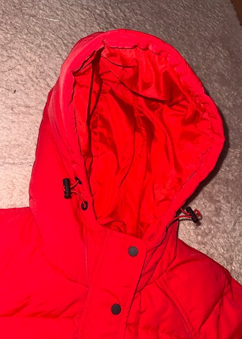 Kırmızı Kapüşonlu Kadın Kış Montu - Görsel 4