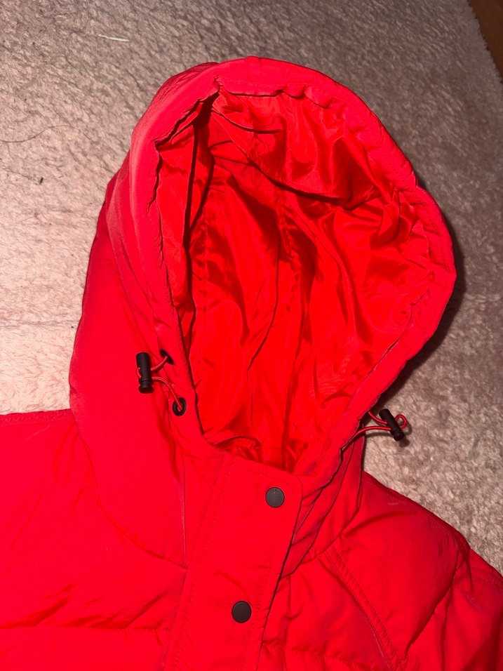 Kırmızı Kapüşonlu Kadın Kış Montu - Görsel 4