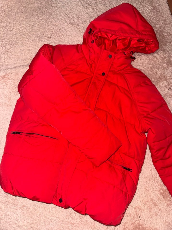Kırmızı Kapüşonlu Kadın Kış Montu - Görsel 2