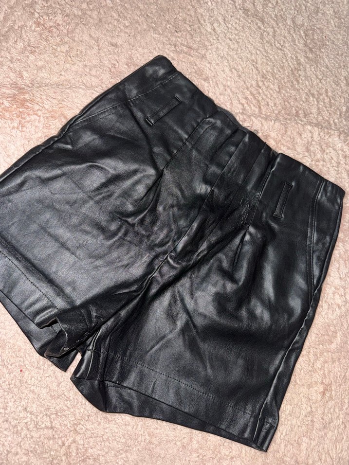 Siyah Deri Kadın şort - Görsel 2