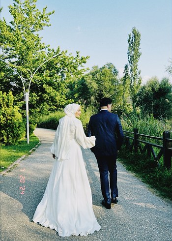 Beyaz tesettur nisan abiyesi - Görsel 3