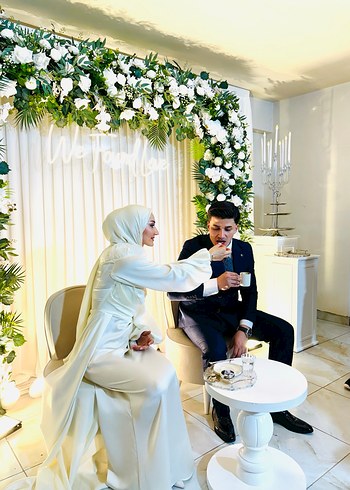 Beyaz tesettur nisan abiyesi - Görsel 2