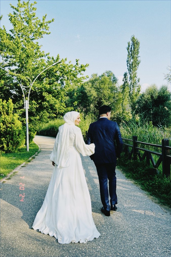 Beyaz tesettur nisan abiyesi - Görsel 3