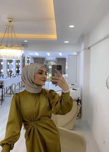 Yağ Yeşili Renkli Uzun Drapeli Kadın Saten Elbise - Görsel 4