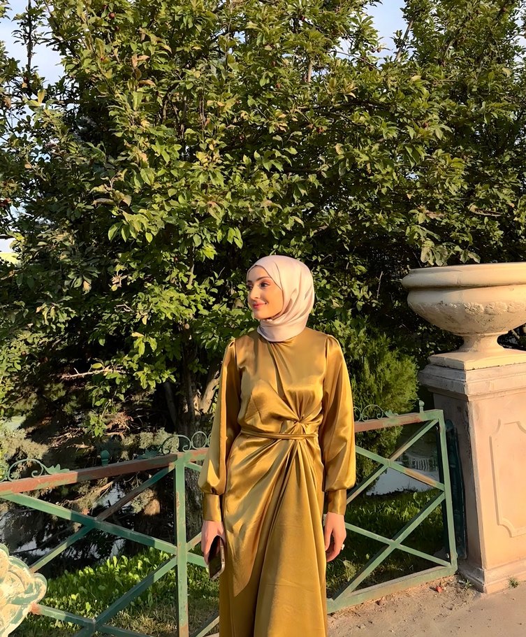 Yağ Yeşili Renkli Uzun Drapeli Kadın Saten Elbise - Görsel 3