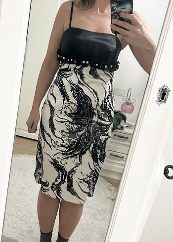 Boncuk Detaylı Siyah Beyaz Desenli abiye kokteyl  Kadın Elbise - Görsel 4