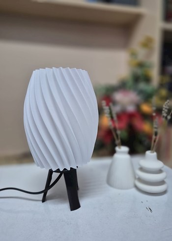 Beyaz Modern Masa Lambası - Görsel 4
