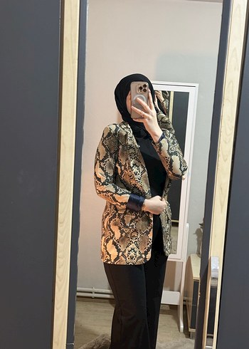 Yılan Desenli Uzun Kesim Kadın Blazer - Görsel 3