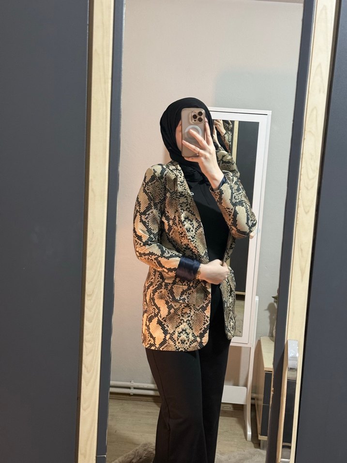 Yılan Desenli Uzun Kesim Kadın Blazer - Görsel 3