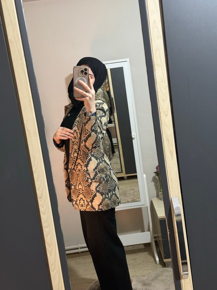 Yılan Desenli Uzun Kesim Kadın Blazer - Görsel 4