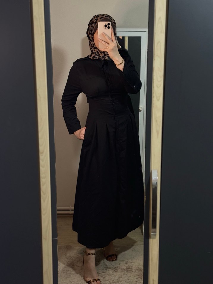 Düğmeli Siyah Uzun Kadın Elbise - Görsel 5
