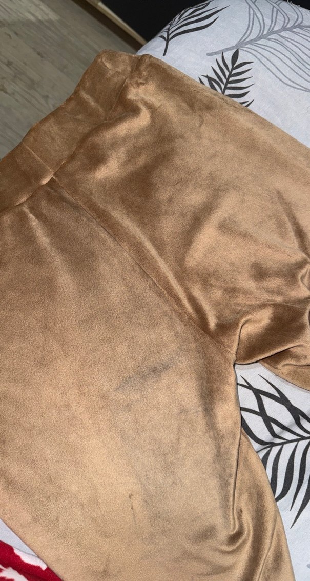 Bej Süet Kadın Fermuarlı Eşofman takım ama pantolonun biraz reng - Görsel 4