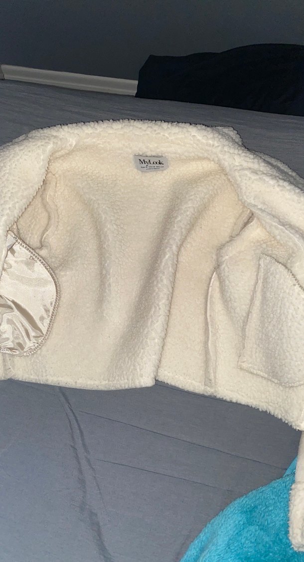 Beyaz Peluş Kısa Kadın Ceket - Görsel 2