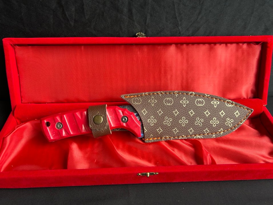 Kurt Desenli Kırmızı Bıçak - Görsel 2