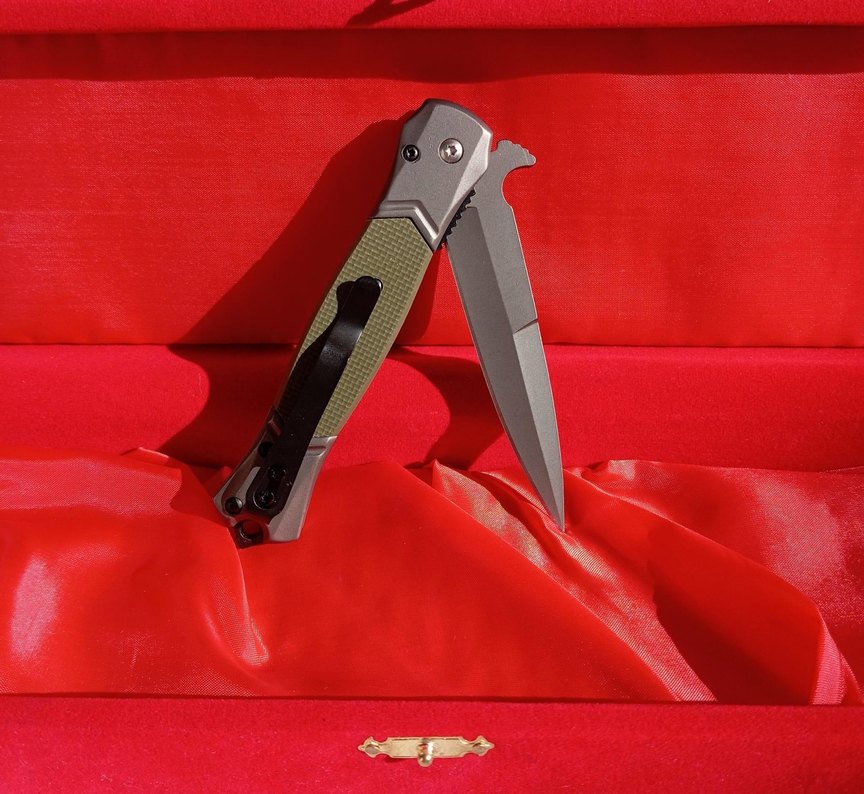 Kırmızı Kutuda Gri Katlanabilir Bıçak - Görsel 2