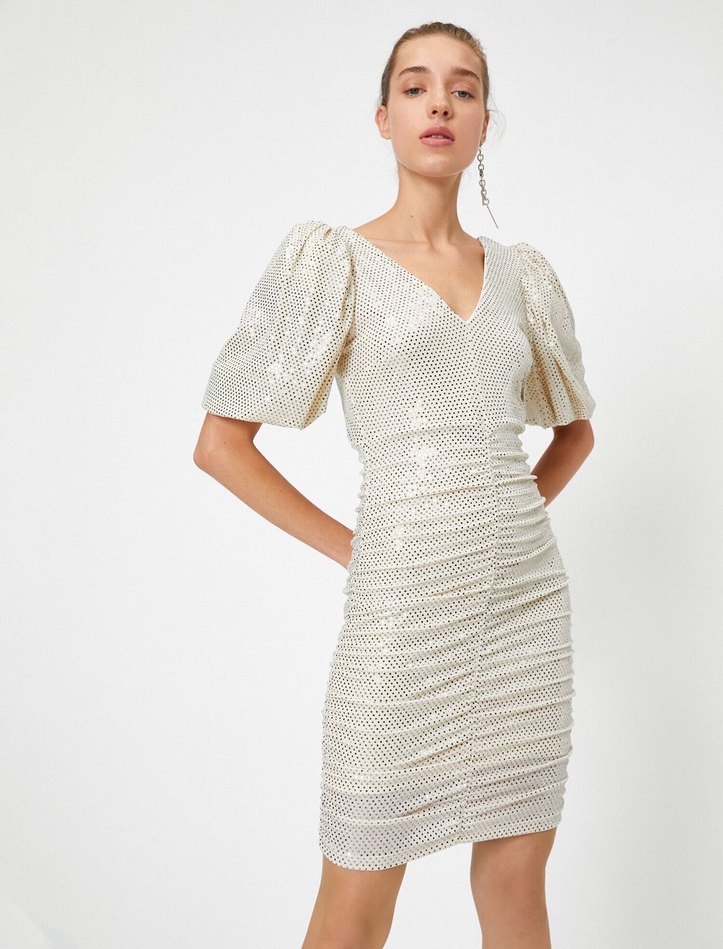V Yaka Pullu Payetli Bej Krem Kısa Elbise - Görsel 2