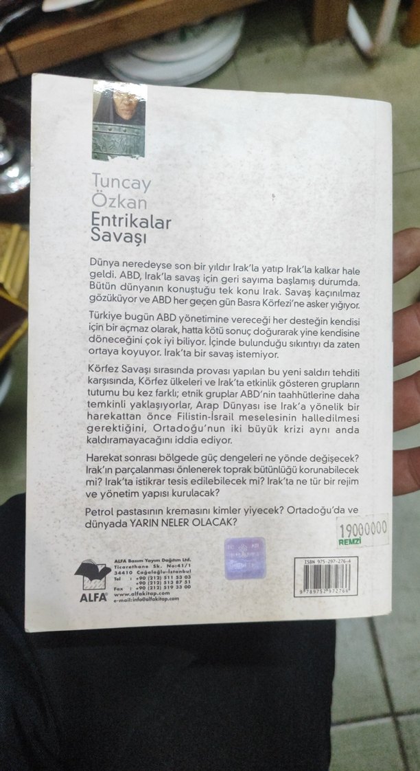 Entrikalar Savaşı - Tuncay Özkan - Görsel 3