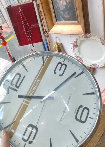 Beyaz ve Gri Duvar Saati - Görsel 3