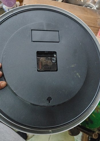 Beyaz ve Gri Duvar Saati - Görsel 2