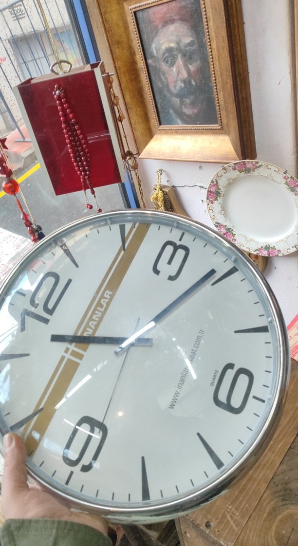 Beyaz ve Gri Duvar Saati - Görsel 3