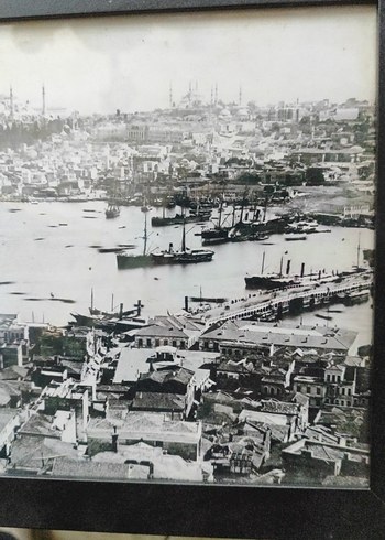 Siyah Çerçeveli Eski Şehir Manzarası Tablosu - Görsel 2