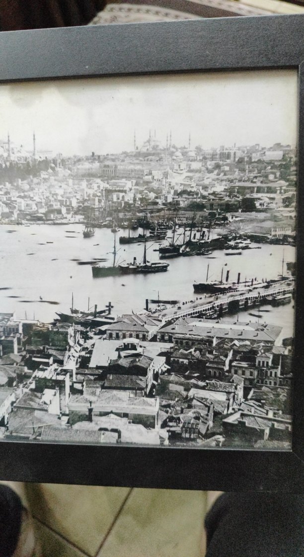 Siyah Çerçeveli Eski Şehir Manzarası Tablosu - Görsel 2