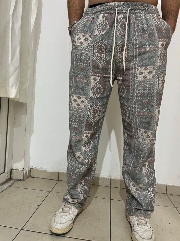 Tuhaf desenli erkek eşofman - Görsel 2