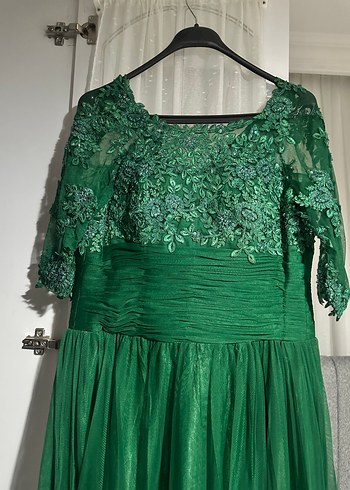 Uzun Kollu Yeşil Dantel İşlemeli Abiye Elbise - Görsel 4