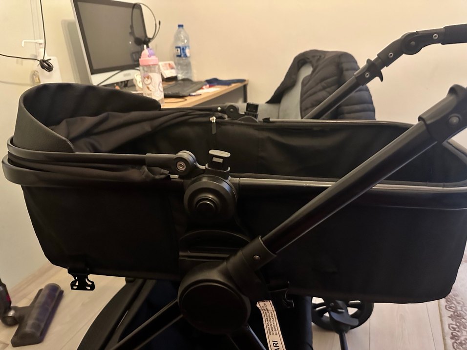 Siyah Bebek Arabası ve Taşıma Koltuğu - Görsel 4