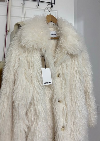 Beyaz Midi Kadın Suni Kürk Ceket BERSHKA - Görsel 3